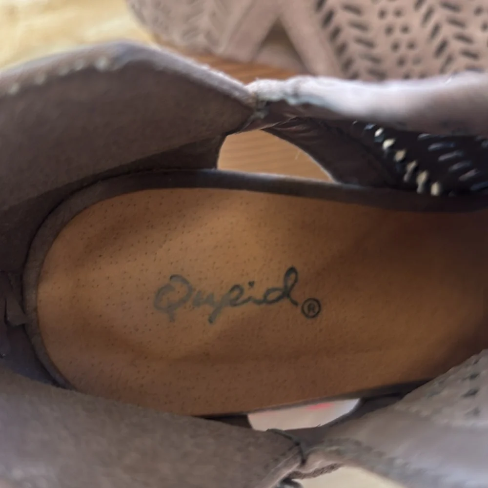 Brown Peep-Toe Block Heel Sandals Size 8‎ 1/2